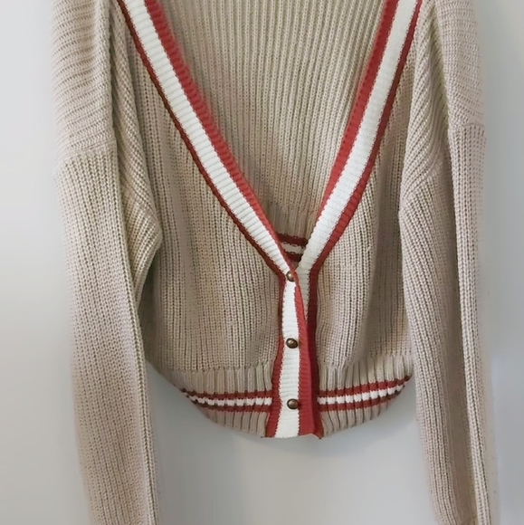 BOOHOO Oversized CROP SWEATER SUPER CUTE - Picture 1 of 2